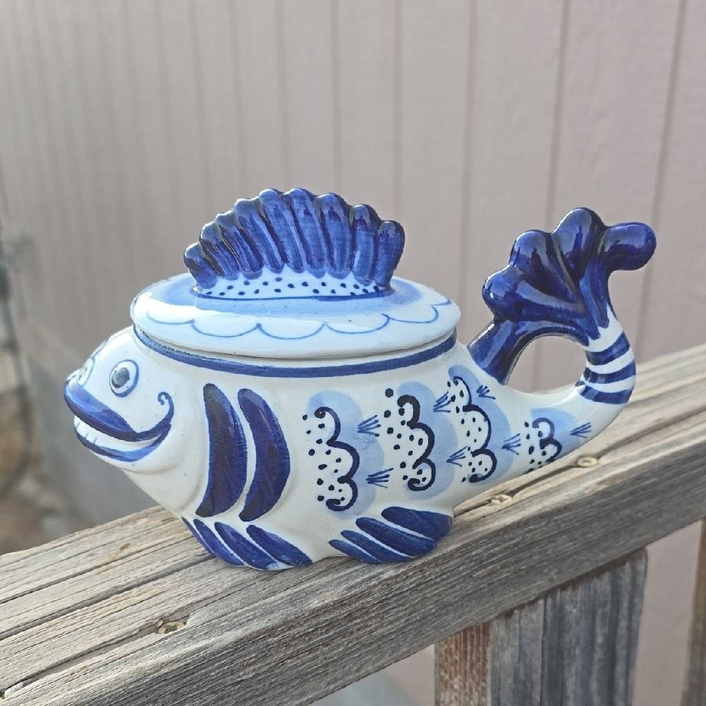 SMILING Sturgeon Fish Caviar Bowl – RARE Gzhel USSR Ceramic Server
